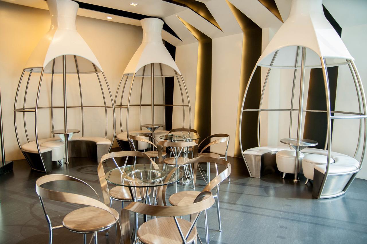 Versailles Stay Makati City Екстер'єр фото