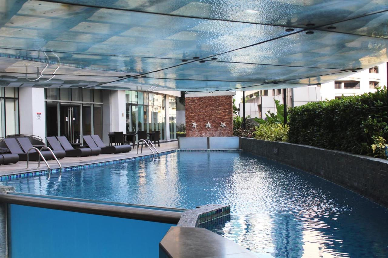Versailles Stay Makati City Екстер'єр фото